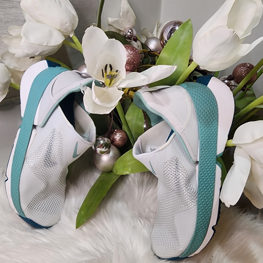 Nike Wmns GO FlyEase 'Photon Dust Geode Teal'Size9 new